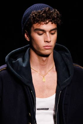 News - Dolce & Gabbana - Runway - Milan Fashion Week - Menswear Fall Winter 2026-2027 A model walks the runway during the Dolce &amp; Gabbana Fall Winter 2026 2027 menswear show at Milan Men s Fashion Week, on January 17, 2026, in Milan, Italy. Photo by Cinzia Camela. Milan Metropol Italy Copyright: xCinziaxCamelax xLiveMediax LPN_2243641
