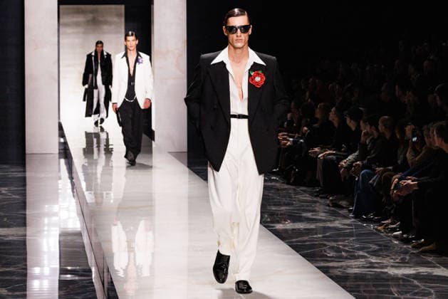 News - Dolce & Gabbana - Runway - Milan Fashion Week - Menswear Fall Winter 2026-2027 A model walks the runway during the Dolce &amp; Gabbana Fall Winter 2026 2027 menswear show at Milan Men s Fashion Week, on January 17, 2026, in Milan, Italy. Photo by Cinzia Camela. Milan Metropol Italy Copyright: xCinziaxCamelax xLiveMediax LPN_2243672