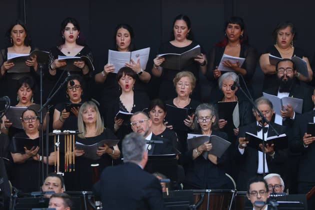 Santiago January 17, 2026 At the National Stadium, the National Symphony Orchestra of Chile and the Symphonic Choir of the University of Chile present the concert, Carmina Burana Jonnathan Oyarzun Aton Chile, Santiago Chile Aton Chile Aton 1118936  Copyright: JONNATHANxOYARZUN ATONxCHILE