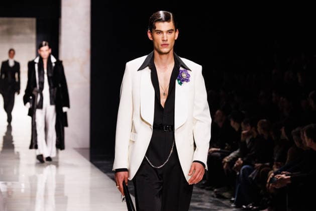 News - Dolce & Gabbana - Runway - Milan Fashion Week - Menswear Fall Winter 2026-2027 A model walks the runway during the Dolce &amp; Gabbana Fall Winter 2026 2027 menswear show at Milan Men s Fashion Week, on January 17, 2026, in Milan, Italy. Photo by Cinzia Camela. Milan Metropol Italy Copyright: xCinziaxCamelax xLiveMediax LPN_2243686