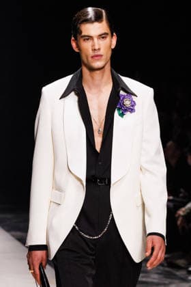 News - Dolce & Gabbana - Runway - Milan Fashion Week - Menswear Fall Winter 2026-2027 A model walks the runway during the Dolce &amp; Gabbana Fall Winter 2026 2027 menswear show at Milan Men s Fashion Week, on January 17, 2026, in Milan, Italy. Photo by Cinzia Camela. Milan Metropol Italy Copyright: xCinziaxCamelax xLiveMediax LPN_2243688