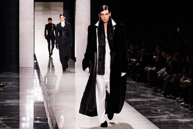 News - Dolce & Gabbana - Runway - Milan Fashion Week - Menswear Fall Winter 2026-2027 A model walks the runway during the Dolce &amp; Gabbana Fall Winter 2026 2027 menswear show at Milan Men s Fashion Week, on January 17, 2026, in Milan, Italy. Photo by Cinzia Camela. Milan Metropol Italy Copyright: xCinziaxCamelax xLiveMediax LPN_2243697