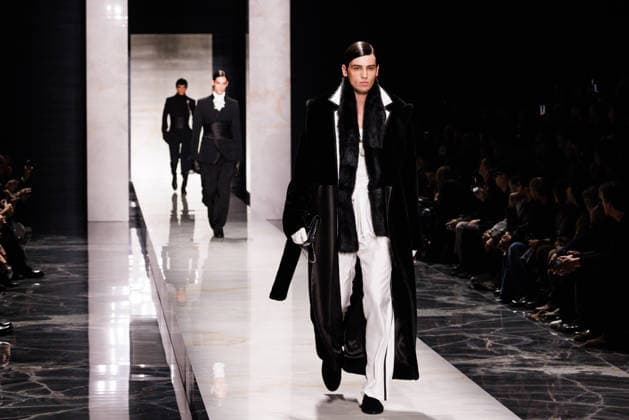News - Dolce & Gabbana - Runway - Milan Fashion Week - Menswear Fall Winter 2026-2027 A model walks the runway during the Dolce &amp; Gabbana Fall Winter 2026 2027 menswear show at Milan Men s Fashion Week, on January 17, 2026, in Milan, Italy. Photo by Cinzia Camela. Milan Metropol Italy Copyright: xCinziaxCamelax xLiveMediax LPN_2243699