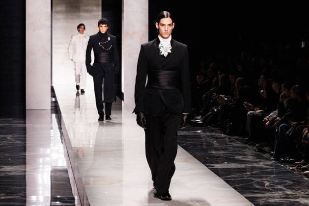 News - Dolce & Gabbana - Runway - Milan Fashion Week - Menswear Fall Winter 2026-2027 A model walks the runway during the Dolce &amp; Gabbana Fall Winter 2026 2027 menswear show at Milan Men s Fashion Week, on January 17, 2026, in Milan, Italy. Photo by Cinzia Camela. Milan Metropol Italy Copyright: xCinziaxCamelax xLiveMediax LPN_2243708