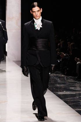 News - Dolce & Gabbana - Runway - Milan Fashion Week - Menswear Fall Winter 2026-2027 A model walks the runway during the Dolce &amp; Gabbana Fall Winter 2026 2027 menswear show at Milan Men s Fashion Week, on January 17, 2026, in Milan, Italy. Photo by Cinzia Camela. Milan Metropol Italy Copyright: xCinziaxCamelax xLiveMediax LPN_2243711