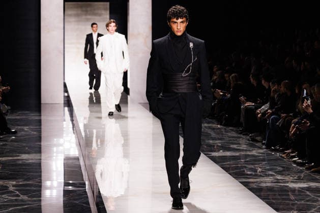 News - Dolce & Gabbana - Runway - Milan Fashion Week - Menswear Fall Winter 2026-2027 A model walks the runway during the Dolce &amp; Gabbana Fall Winter 2026 2027 menswear show at Milan Men s Fashion Week, on January 17, 2026, in Milan, Italy. Photo by Cinzia Camela. Milan Metropol Italy Copyright: xCinziaxCamelax xLiveMediax LPN_2243720