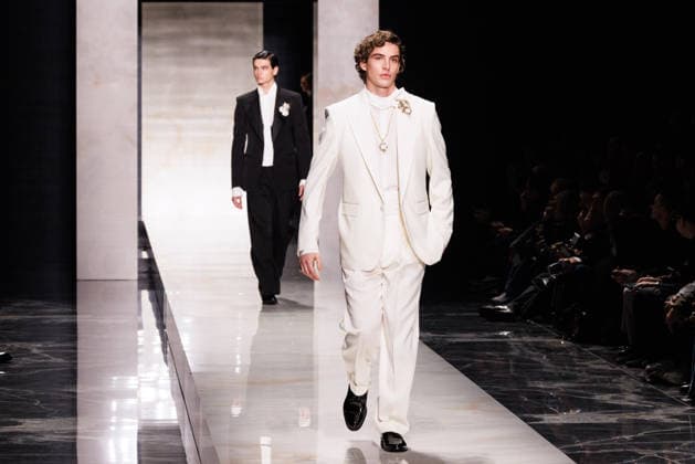 News - Dolce & Gabbana - Runway - Milan Fashion Week - Menswear Fall Winter 2026-2027 A model walks the runway during the Dolce &amp; Gabbana Fall Winter 2026 2027 menswear show at Milan Men s Fashion Week, on January 17, 2026, in Milan, Italy. Photo by Cinzia Camela. Milan Metropol Italy Copyright: xCinziaxCamelax xLiveMediax LPN_2243729