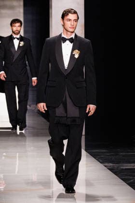 News - Dolce & Gabbana - Runway - Milan Fashion Week - Menswear Fall Winter 2026-2027 A model walks the runway during the Dolce &amp; Gabbana Fall Winter 2026 2027 menswear show at Milan Men s Fashion Week, on January 17, 2026, in Milan, Italy. Photo by Cinzia Camela. Milan Metropol Italy Copyright: xCinziaxCamelax xLiveMediax LPN_2243751
