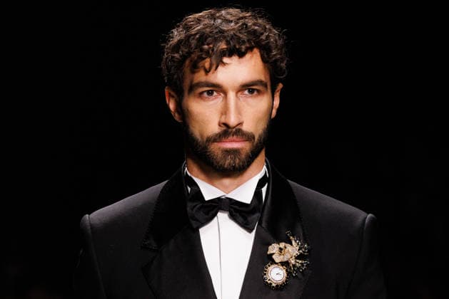 News - Dolce & Gabbana - Runway - Milan Fashion Week - Menswear Fall Winter 2026-2027 A model walks the runway during the Dolce &amp; Gabbana Fall Winter 2026 2027 menswear show at Milan Men s Fashion Week, on January 17, 2026, in Milan, Italy. Photo by Cinzia Camela. Milan Metropol Italy Copyright: xCinziaxCamelax xLiveMediax LPN_2243780