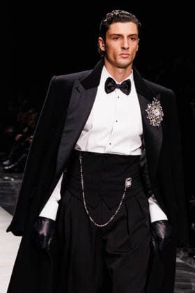News - Dolce & Gabbana - Runway - Milan Fashion Week - Menswear Fall Winter 2026-2027 A model walks the runway during the Dolce &amp; Gabbana Fall Winter 2026 2027 menswear show at Milan Men s Fashion Week, on January 17, 2026, in Milan, Italy. Photo by Cinzia Camela. Milan Metropol Italy Copyright: xCinziaxCamelax xLiveMediax LPN_2243787