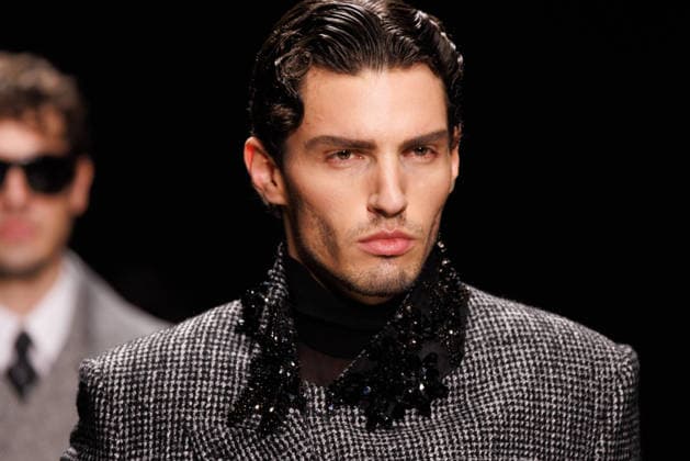 News - Dolce & Gabbana - Runway - Milan Fashion Week - Menswear Fall Winter 2026-2027 A model walks the runway during the Dolce &amp; Gabbana Fall Winter 2026 2027 menswear show at Milan Men s Fashion Week, on January 17, 2026, in Milan, Italy. Photo by Cinzia Camela. Milan Metropol Italy Copyright: xCinziaxCamelax xLiveMediax LPN_2243847