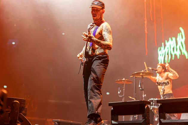 Soft Play perform at Co-Op Live Guitarist Laurie Vincent of UK Rock band Soft Play (formerly known as Slaves) performs at Co-Op Live, Manchester, 17th January 2026, Credit:Mike Gray Avalon  Copyright: xMikexGrayx xAvalonx 1066927261