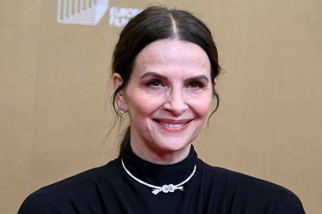 abb Juliette Binoche on the red carpet at the gala for the European Film Awards 2026 European Film Awards 2026 at Haus der Kulturen der Welt on 17 01 2026 in Berlin Berlin Germany