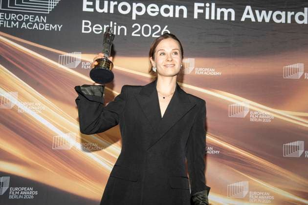 abb Hania Ran Winner Award Winner with Film Award on the red carpet at the Gala for the European Film Awards 2026 European Film Awards 2026 at the Haus der Kulturen der Welt on 17 01 2026 in Berlin Berlin Germany