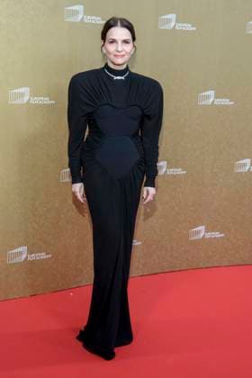 abb Juliette Binoche on the red carpet at the gala for the European Film Awards 2026 European Film Awards 2026 at Haus der Kulturen der Welt on 17 01 2026 in Berlin Berlin Germany
