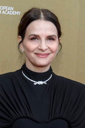 abb Juliette Binoche on the red carpet at the gala for the European Film Awards 2026 European Film Awards 2026 at Haus der Kulturen der Welt on 17 01 2026 in Berlin Berlin Germany