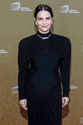 abb Juliette Binoche on the red carpet at the gala for the European Film Awards 2026 European Film Awards 2026 at Haus der Kulturen der Welt on 17 01 2026 in Berlin Berlin Germany
