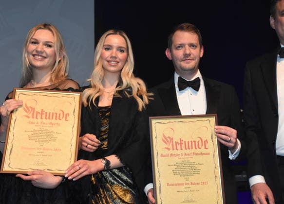 Newcomer of the Year Ena Operta and Nira Operta, BYENA Beauty Entrepreneur of the Year Daniel Metzler and Josef Fleischmann, Absent Isar Aerospace Munich 17 01 2026 Paulaner am Nockherberg Muenchner Gschichten CSU Schwarzweiss Ball Foto Muenchen