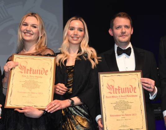 Newcomer of the Year Ena Operta and Nira Operta, BYENA Beauty Entrepreneur of the Year Daniel Metzler and Josef Fleischmann, Absent Isar Aerospace Munich 17 01 2026 Paulaner am Nockherberg Muenchner Gschichten CSU Schwarzweiss Ball Foto Muenchen