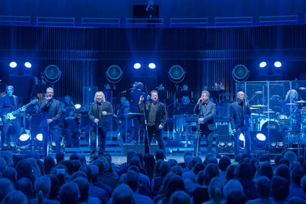 Mathias Dietrich, Jens Sembdner, Sebastian Krumbiegel, Tobias Künzel, Henri Schmidt, Wolfgang Lenk and Ali Zieme from Die Prinzen live at a concert of the Symphonica Tour for the 35th anniversary of the band with the orchestra of the Thüringen Philharmonie Gotha Eisenach in the Kuppelsaal Hannover, 17 01 2026 Foto:xU.xStammx xFuturexImagex prinzen_6102