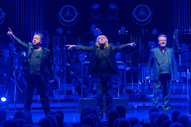 Sebastian Krumbiegel, Tobias Künzel and Henri Schmidt from Die Prinzen live at a concert of the Symphonica Tour for the 35th anniversary of the band with the orchestra of the Thüringen Philharmonie Gotha Eisenach in the Kuppelsaal Hannover, 17 01 2026 Foto:xU.xStammx xFuturexImagex prinzen_6107