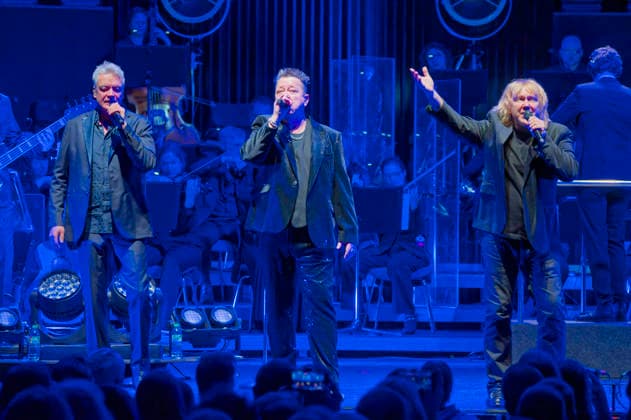 Jens Sembdner, Sebastian Krumbiegel and Tobias Künzel from Die Prinzen live at a concert of the Symphonica Tour for the 35th anniversary of the band with the orchestra of the Thüringen Philharmonie Gotha Eisenach in the Kuppelsaal Hannover, 17 01 2026 Foto:xU.xStammx xFuturexImagex prinzen_6108