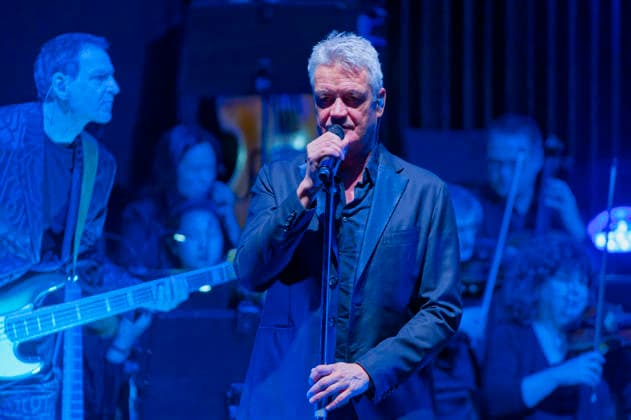 Mathias Dietrich and Jens Sembdner from Die Prinzen live at a concert of the Symphonica Tour for the 35th anniversary of the band with the orchestra of the Thüringen Philharmonie Gotha Eisenach in the Kuppelsaal Hannover, 17 01 2026 Foto:xU.xStammx xFuturexImagex prinzen_6118