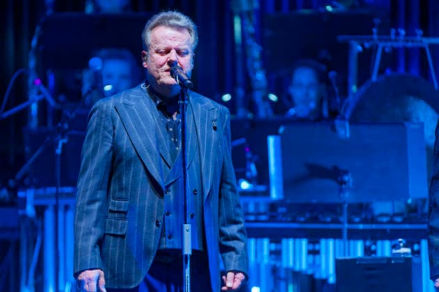 Henri Schmidt of Die Prinzen live at a concert of the Symphonica Tour for the 35th anniversary of the band with the orchestra of the Thüringen Philharmonie Gotha Eisenach in the Kuppelsaal Hannover, 17 01 2026 Foto:xU.xStammx xFuturexImagex prinzen_6121