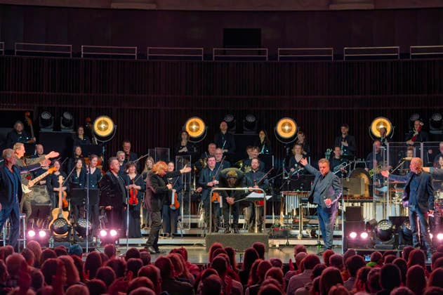 Jens Sembdner, Mathias Dietrich, Sebastian Krumbiegel, Tobias Künzel, Henri Schmidt and Wolfgang Lenk of Die Prinzen live at a concert of the Symphonica Tour for the 35th anniversary of the band with the orchestra of the Thüringen Philharmonie Gotha Eisenach in the Kuppelsaal Hannover, 17 01 2026 Foto:xU.xStammx xFuturexImagex prinzen_6131