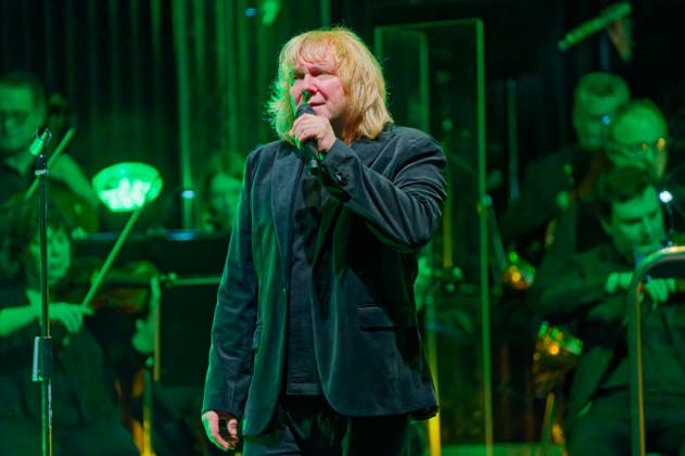Tobias Künzel of Die Prinzen live at a concert of the Symphonica Tour for the 35th anniversary of the band with the orchestra of the Thüringen Philharmonie Gotha Eisenach in the Kuppelsaal Hannover, 17 01 2026 Foto:xU.xStammx xFuturexImagex prinzen_6134