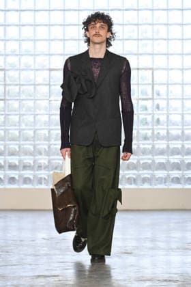 Milan, Milan Men s Fashion Week: Fall Winter 2026 - Men s Fashion, Fall Winter 2026 - Simon Cracker fashion show. Fashion show photo: model  Copyright: xSimonaxChiocciax xipa-agency.netx xFotosickix IPA_Agency_IPA70242861