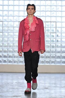 Milan, Milan Men s Fashion Week: Fall Winter 2026 - Men s Fashion, Fall Winter 2026 - Simon Cracker fashion show. Fashion show photo: model  Copyright: xSimonaxChiocciax xipa-agency.netx xFotosickix IPA_Agency_IPA70243049