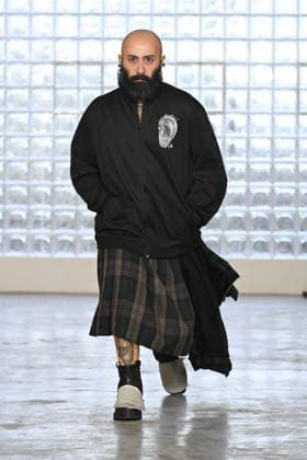 Milan, Milan Men s Fashion Week: Fall Winter 2026 - Men s Fashion, Fall Winter 2026 - Simon Cracker fashion show. Fashion show photo: model  Copyright: xSimonaxChiocciax xipa-agency.netx xFotosickix IPA_Agency_IPA70242879