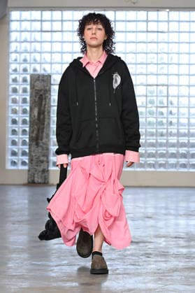 Milan, Milan Men s Fashion Week: Fall Winter 2026 - Men s Fashion, Fall Winter 2026 - Simon Cracker fashion show. Fashion show photo: model  Copyright: xSimonaxChiocciax xipa-agency.netx xFotosickix IPA_Agency_IPA70243048