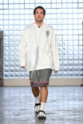 Milan, Milan Men s Fashion Week: Fall Winter 2026 - Men s Fashion, Fall Winter 2026 - Simon Cracker fashion show. Fashion show photo: model  Copyright: xSimonaxChiocciax xipa-agency.netx xFotosickix IPA_Agency_IPA70242972