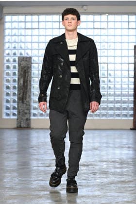 Milan, Milan Men s Fashion Week: Fall Winter 2026 - Men s Fashion, Fall Winter 2026 - Simon Cracker fashion show. Fashion show photo: model  Copyright: xSimonaxChiocciax xipa-agency.netx xFotosickix IPA_Agency_IPA70242994