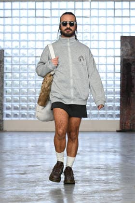 Milan, Milan Men s Fashion Week: Fall Winter 2026 - Men s Fashion, Fall Winter 2026 - Simon Cracker fashion show. Fashion show photo: model  Copyright: xSimonaxChiocciax xipa-agency.netx xFotosickix IPA_Agency_IPA70242996