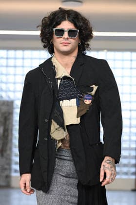 Milan, Milan Men s Fashion Week: Fall Winter 2026 - Men s Fashion, Fall Winter 2026 - Simon Cracker fashion show. Fashion show photo: model  Copyright: xSimonaxChiocciax xipa-agency.netx xFotosickix IPA_Agency_IPA70243004