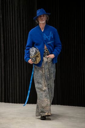 Milan Fashion Week - Men F W 2026-27 Victor Hart Men and Women Fashion Show Catwalk Milan, Italy Milan Fashion Week - Men F W 2026-27 Victor Hart Men and Women Fashion Show Catwalk Milan, Italy 18th January 2026 SGPItalia id 134355_002 Not Exclusive  Copyright: xJohnnyxDallaxLibera SGPx