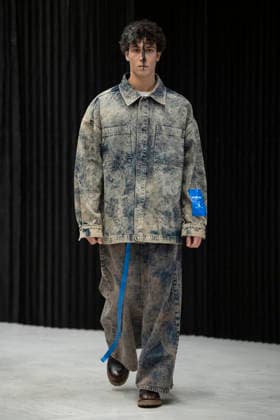 Milan Fashion Week - Men F W 2026-27 Victor Hart Men and Women Fashion Show Catwalk Milan, Italy Milan Fashion Week - Men F W 2026-27 Victor Hart Men and Women Fashion Show Catwalk Milan, Italy 18th January 2026 SGPItalia id 134355_002 Not Exclusive  Copyright: xJohnnyxDallaxLibera SGPx