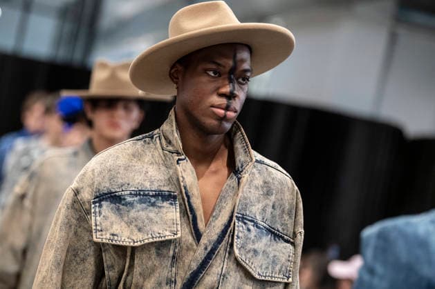 Milan Fashion Week - Men F W 2026-27 Victor Hart Men and Women Fashion Show Vibes Milan, Italy Milan Fashion Week - Men F W 2026-27 Victor Hart Men and Women Fashion Show Vibes Milan, Italy 18th January 2026 SGPItalia id 134355_003 Not Exclusive  Copyright: xJohnnyxDallaxLibera SGPx