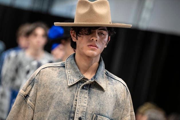 Milan Fashion Week - Men F W 2026-27 Victor Hart Men and Women Fashion Show Vibes Milan, Italy Milan Fashion Week - Men F W 2026-27 Victor Hart Men and Women Fashion Show Vibes Milan, Italy 18th January 2026 SGPItalia id 134355_003 Not Exclusive  Copyright: xJohnnyxDallaxLibera SGPx