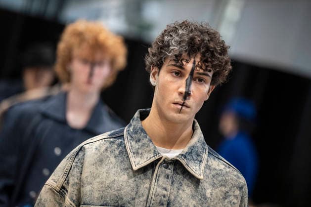Milan Fashion Week - Men F W 2026-27 Victor Hart Men and Women Fashion Show Vibes Milan, Italy Milan Fashion Week - Men F W 2026-27 Victor Hart Men and Women Fashion Show Vibes Milan, Italy 18th January 2026 SGPItalia id 134355_003 Not Exclusive  Copyright: xJohnnyxDallaxLibera SGPx