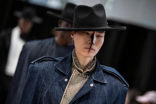 Milan Fashion Week - Men F W 2026-27 Victor Hart Men and Women Fashion Show Vibes Milan, Italy Milan Fashion Week - Men F W 2026-27 Victor Hart Men and Women Fashion Show Vibes Milan, Italy 18th January 2026 SGPItalia id 134355_003 Not Exclusive  Copyright: xJohnnyxDallaxLibera SGPx
