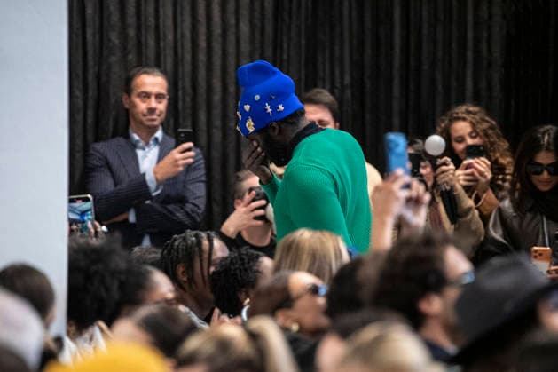 Milan Fashion Week - Men F W 2026-27 Victor Hart Men and Women Fashion Show Vibes Milan, Italy Victor Hart Milan Fashion Week - Men F W 2026-27 Victor Hart Men and Women Fashion Show Vibes Milan, Italy 18th January 2026 SGPItalia id 134355_003 Not Exclusive  Copyright: xJohnnyxDallaxLibera SGPx