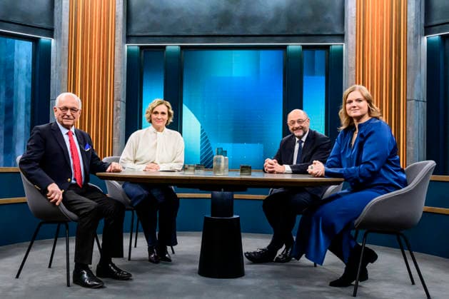In the picture, from left Wolfgang Ischinger Chairman of the Munich Security Conference , Caren Miosga, Martin Schulz SPD politician and former Presid Copyright: HMBxMedia UwexKoch