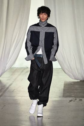 Milan, Milan Men s Fashion Week: Fall Winter 2026 - Men s Fashion, Fall Winter 2026 - Saul Nash fashion show. Fashion show photo: model  Copyright: xSimonaxChiocciax xipa-agency.netx xFotosickix IPA_Agency_IPA70272348