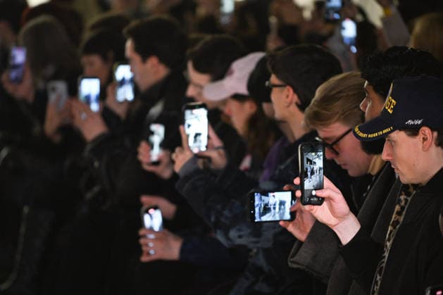 Milan, Milan Men s Fashion Week: Fall Winter 2026 - Men s Fashion, Fall Winter 2026 - Saul Nash fashion show. Fashion show photo: audience  Copyright: xSimonaxChiocciax xipa-agency.netx xFotosickix IPA_Agency_IPA70272513