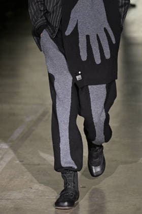 Milan, Milan Men s Fashion Week: Fall Winter 2026 - Men s Fashion, Fall Winter 2026 - Saul Nash fashion show. Fashion show photo: model  Copyright: xSimonaxChiocciax xipa-agency.netx xFotosickix IPA_Agency_IPA70272483