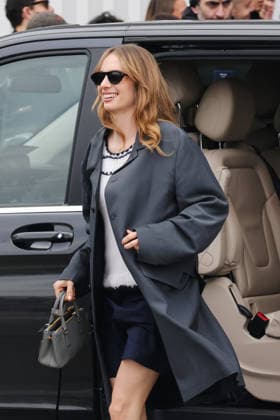 Milan, Milan Fashion Week Menswear Fall Winter 2026 2027 - Men s Fashion, Fall Winter 2026 2027 - Prada Fashion Show - Guest Arrivals. Pictured: Maya Hawke (actress and singer)  Copyright: xAlessandroxBremecx xipa-agency.netx xx IPA_Agency_IPA70274686